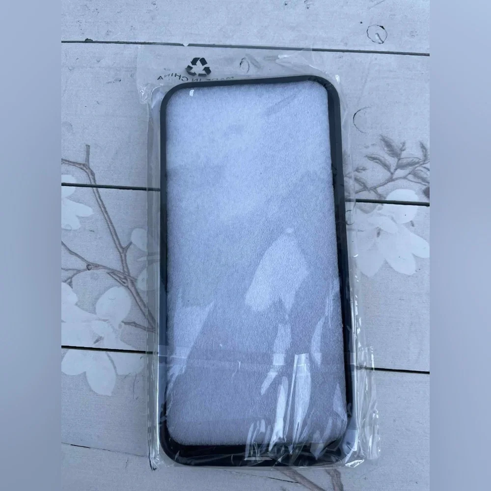 Black iPhone 15 plus Case with Grip